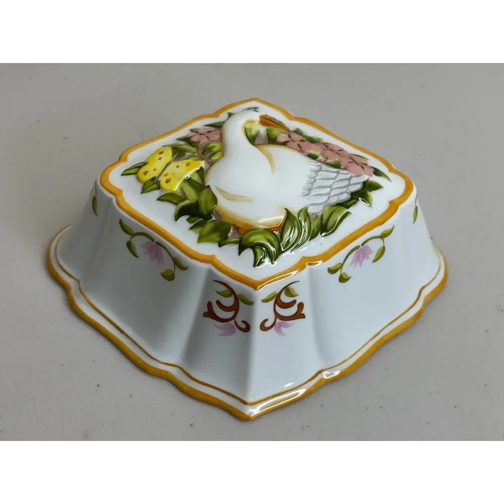 Franklin Mint Le Cordon Bleu Porcelain Diamond Mold White Goose Flower Butterfly